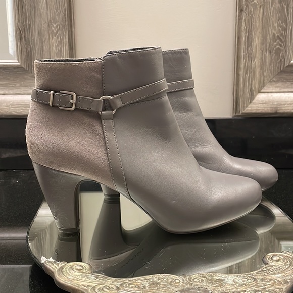 Easy Spirit Boots - Picture 2 of 8